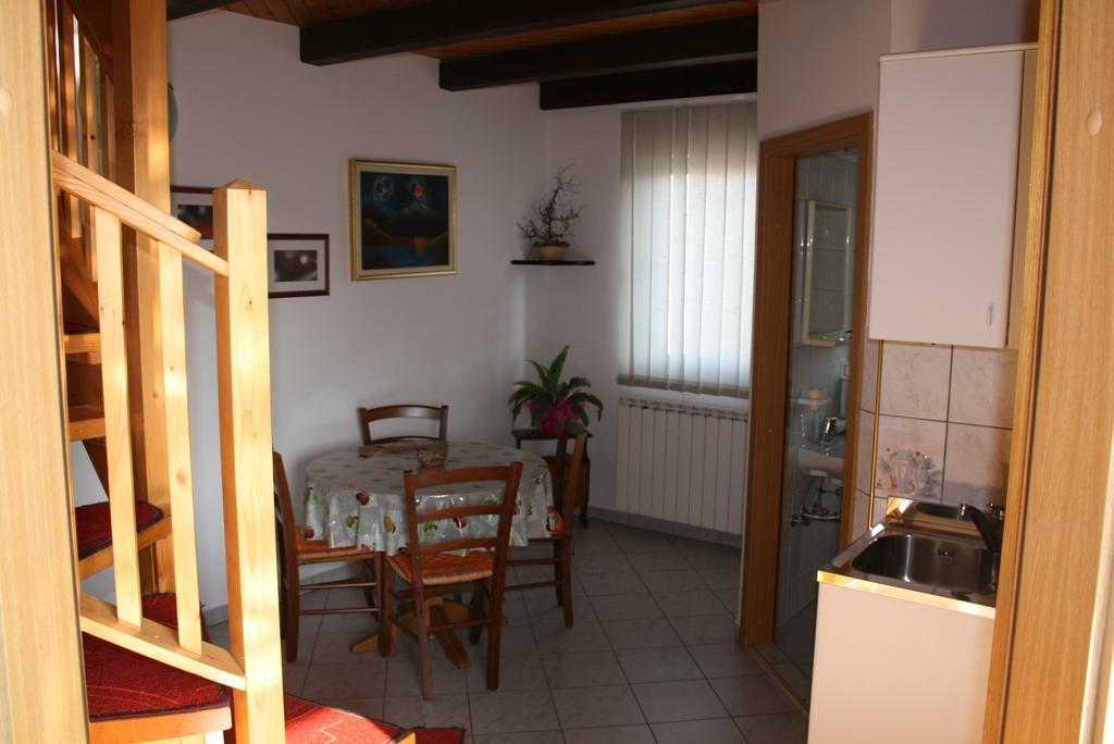 Apartment Pokrajac Rovinjsko Selo Zimmer foto